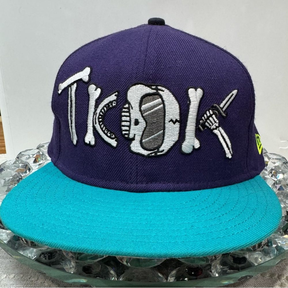 NEW ERA x TOKIDOKI HAT ULTRARARE “TKDK BONES LOGO” 9FIFTY SNAPBACK CAP BRAND NEW